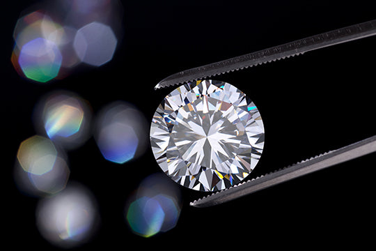 Lab-Grown Diamonds vs. Natural Diamonds: A Comprehensive Comparison for Informed Wedding Ring Choices