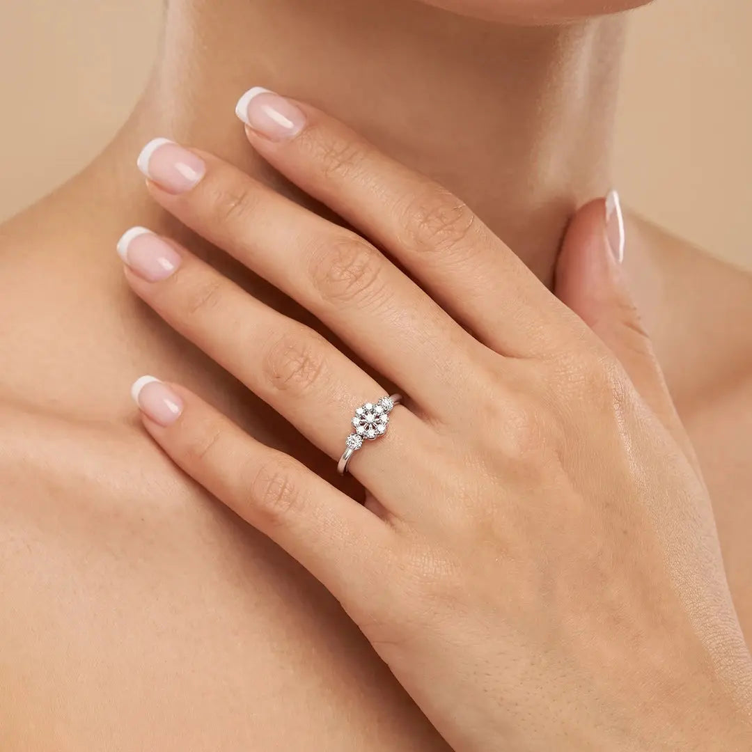 0.13 CT Round Cluster Diamond Ring