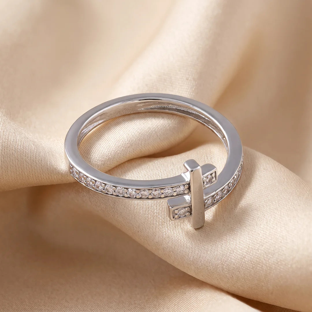 0.15 CT Round T-motif Pavé Diamond Ring